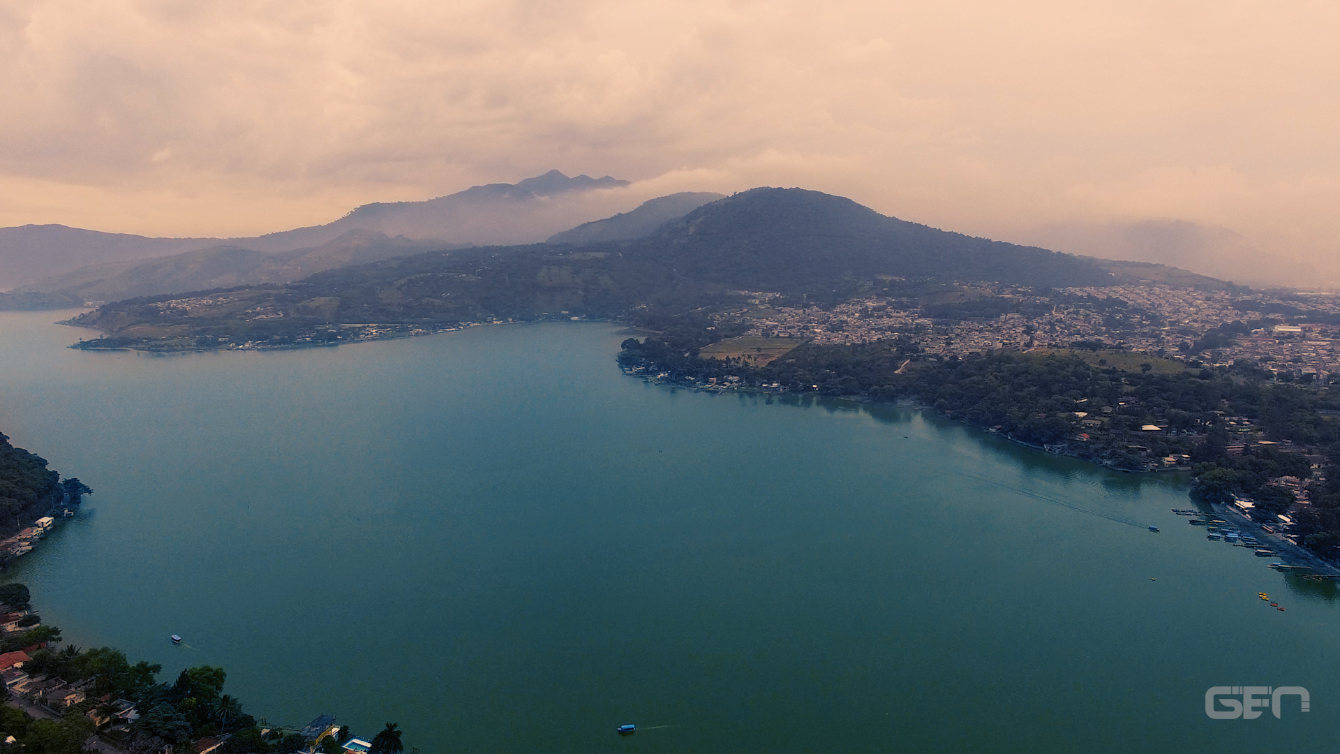 Vista del Lago de Amatitlán